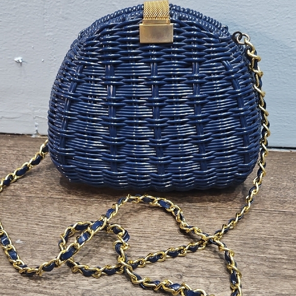 Elegant Navy Woven Bag with Gold Accents - Picture 2 of 3